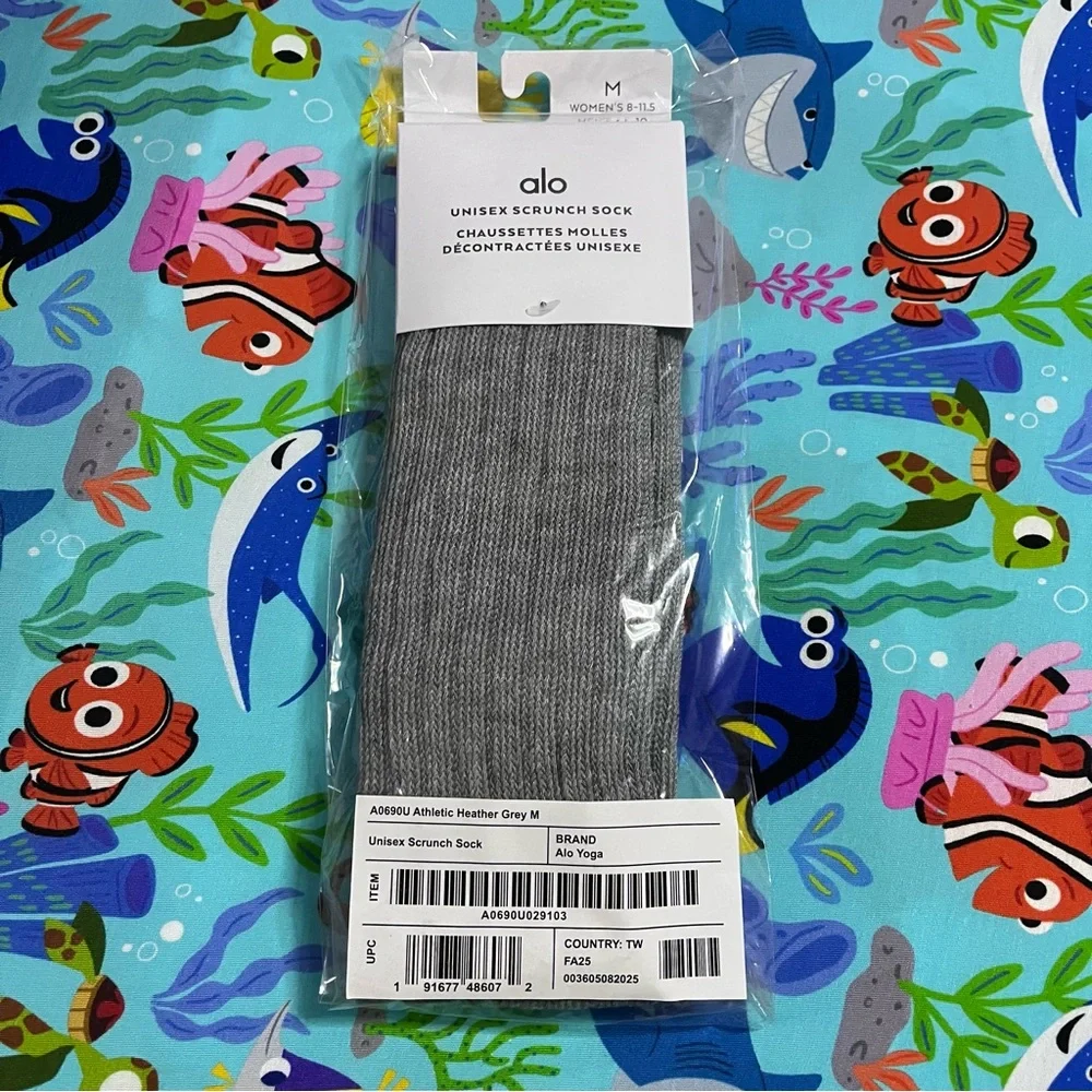 New Alo Yoga Unisex Scrunch Socks in Heather Grey